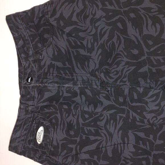 Absolutely ๐NO FEAR X H&M Collab Baggy Streetwear Jean in Black/Gray - Picture 6 of 17